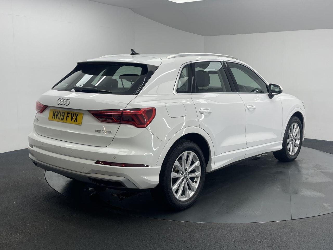 Audi Q3 - Image 9