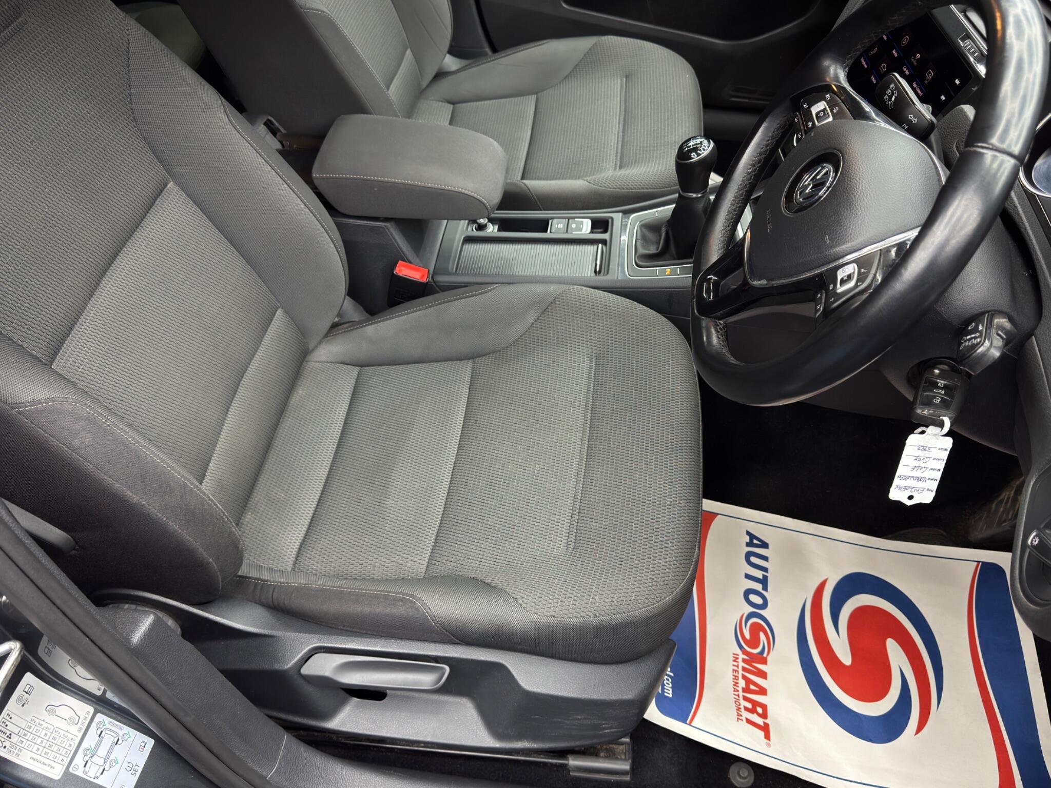 Volkswagen Golf - Image 13