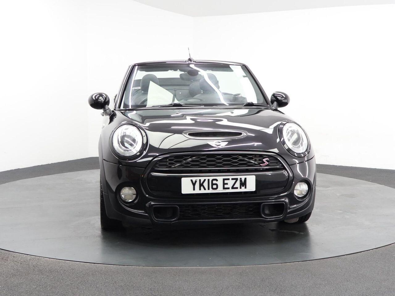 MINI Convertible - Image 5
