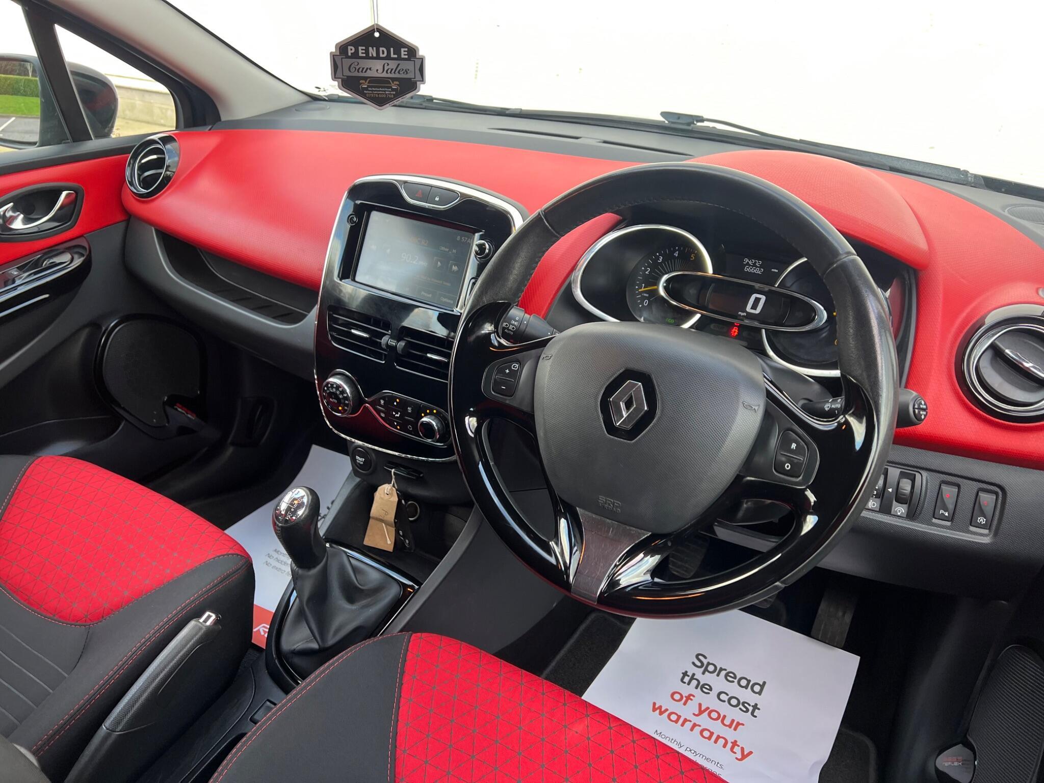Renault Clio - Image 14