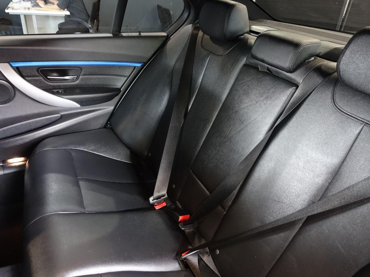 BMW 3 Series - Image 17