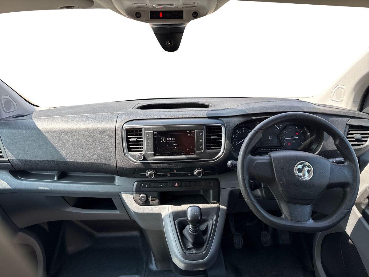 Vauxhall Vivaro - Image 18