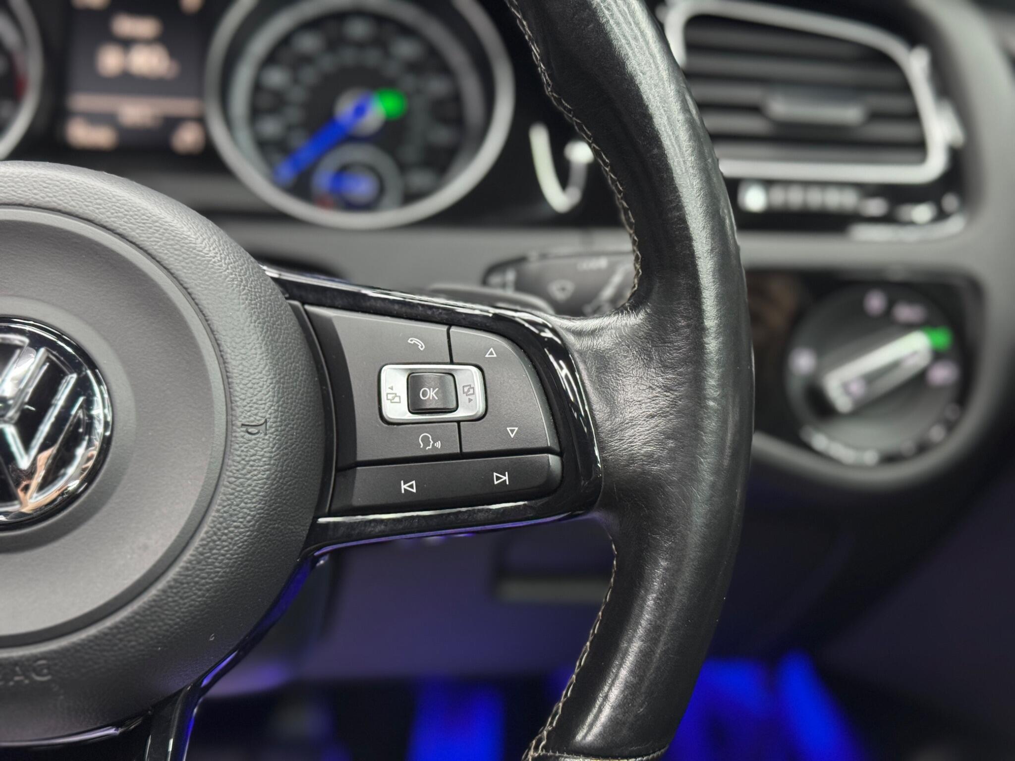 Volkswagen Golf - Image 20