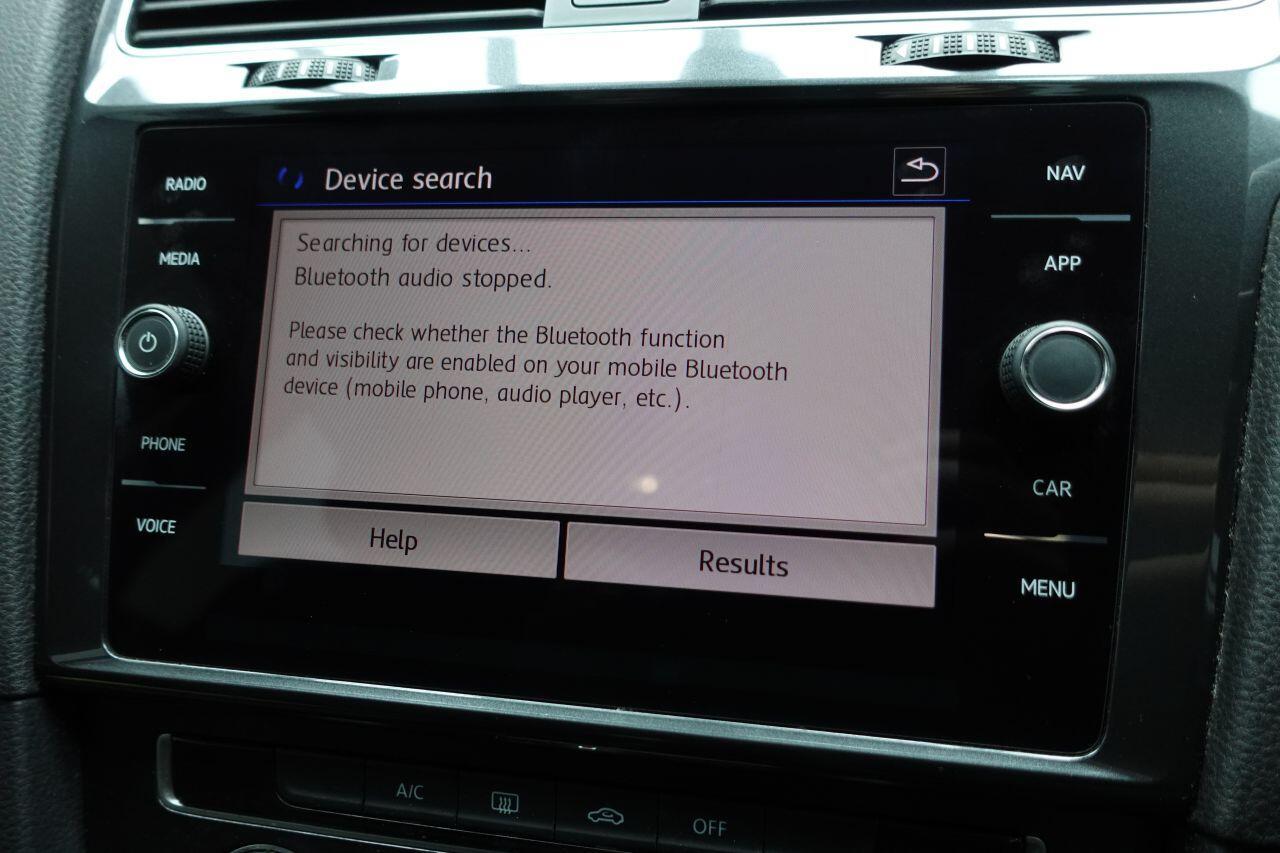 Volkswagen Golf - Image 29