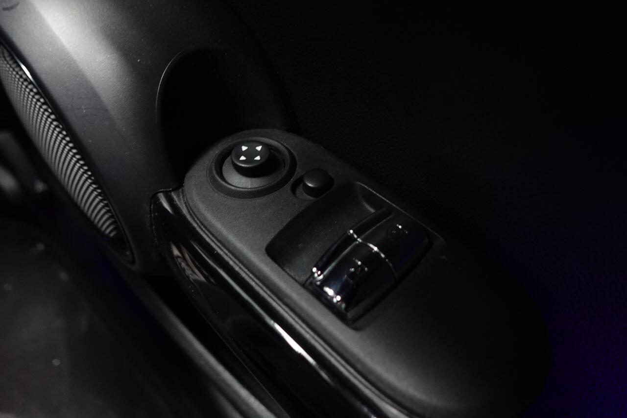 MINI Hatch - Image 35