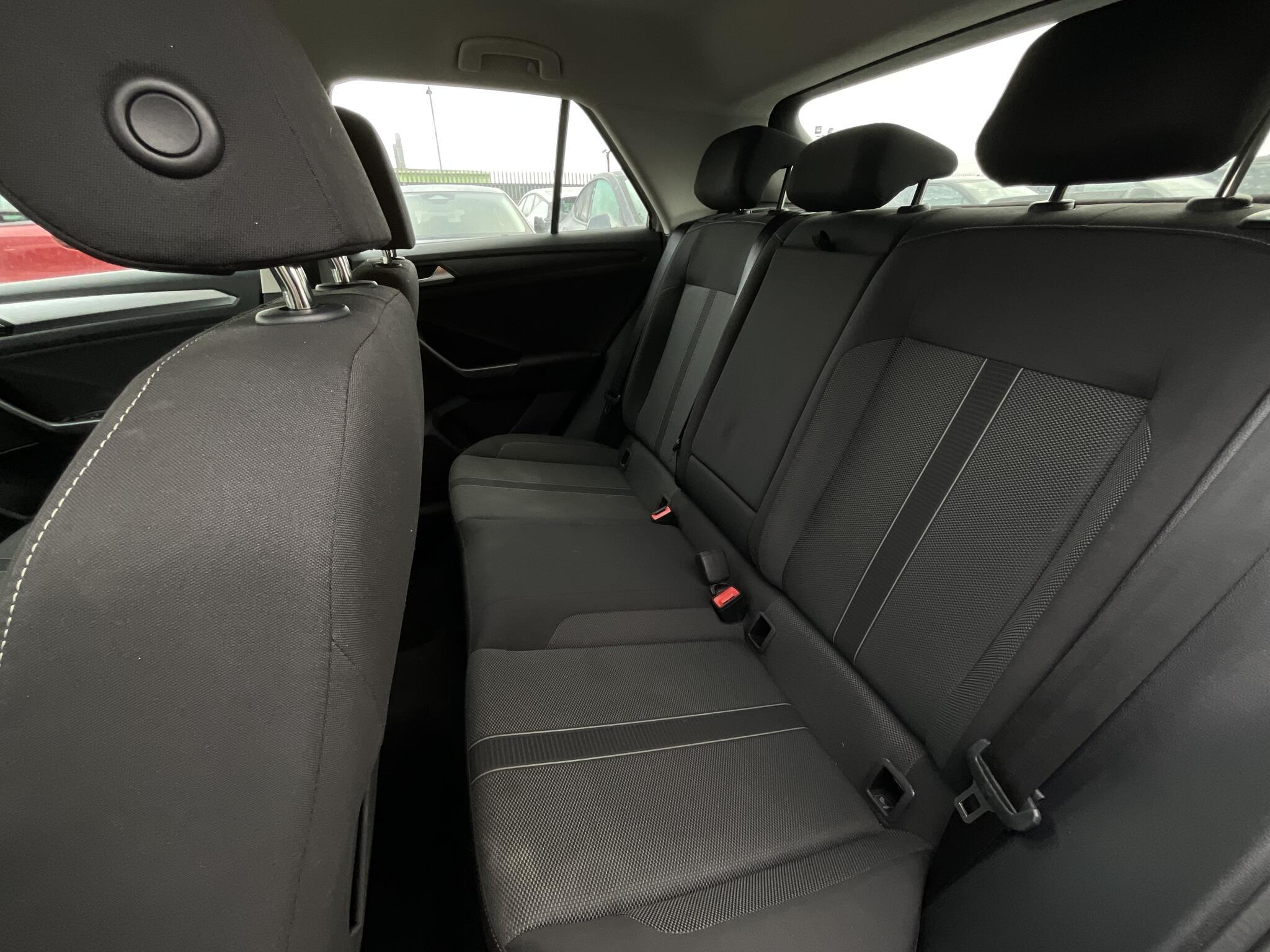 Volkswagen T-Roc - Image 14