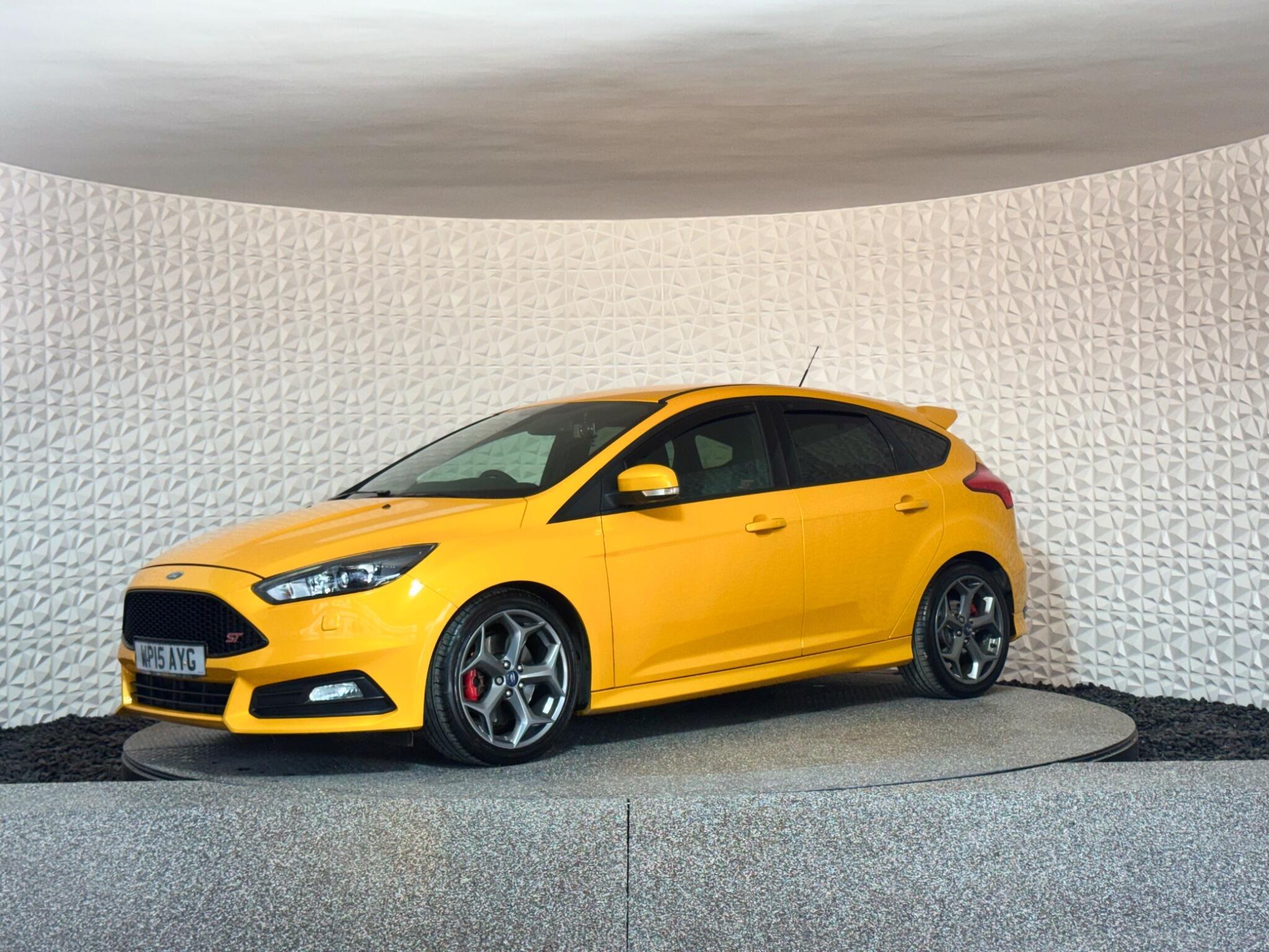 Ford Focus - Image 17