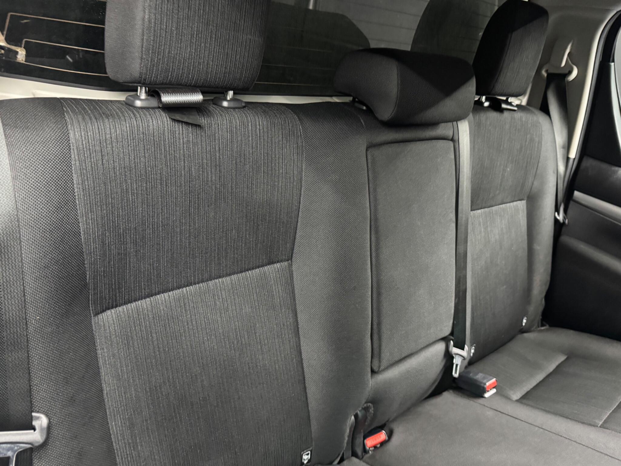 Toyota Hilux - Image 15