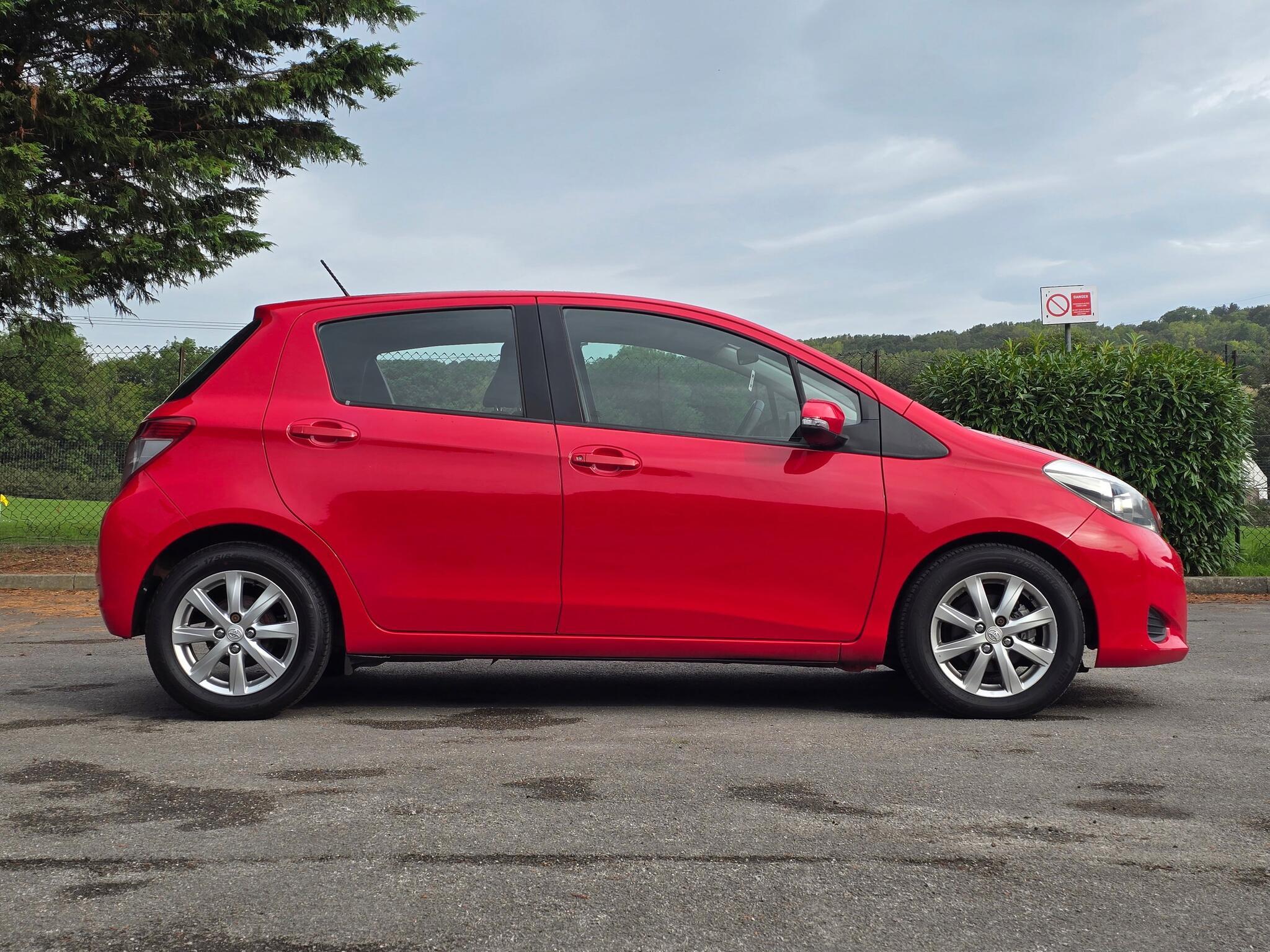 Toyota Yaris - Image 13
