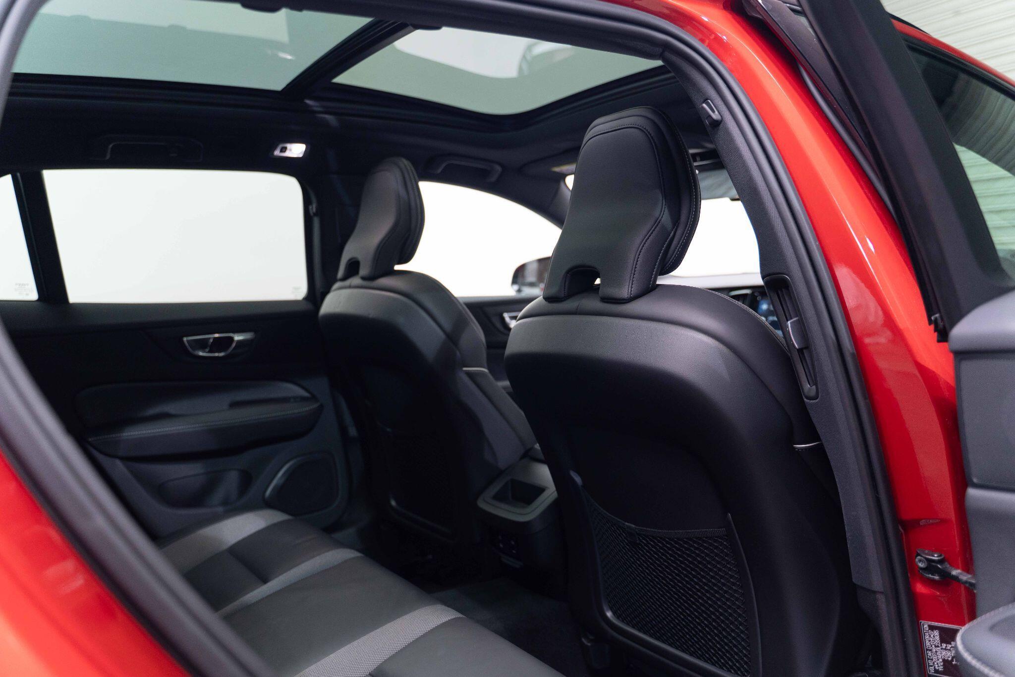 Volvo V60 - Image 14