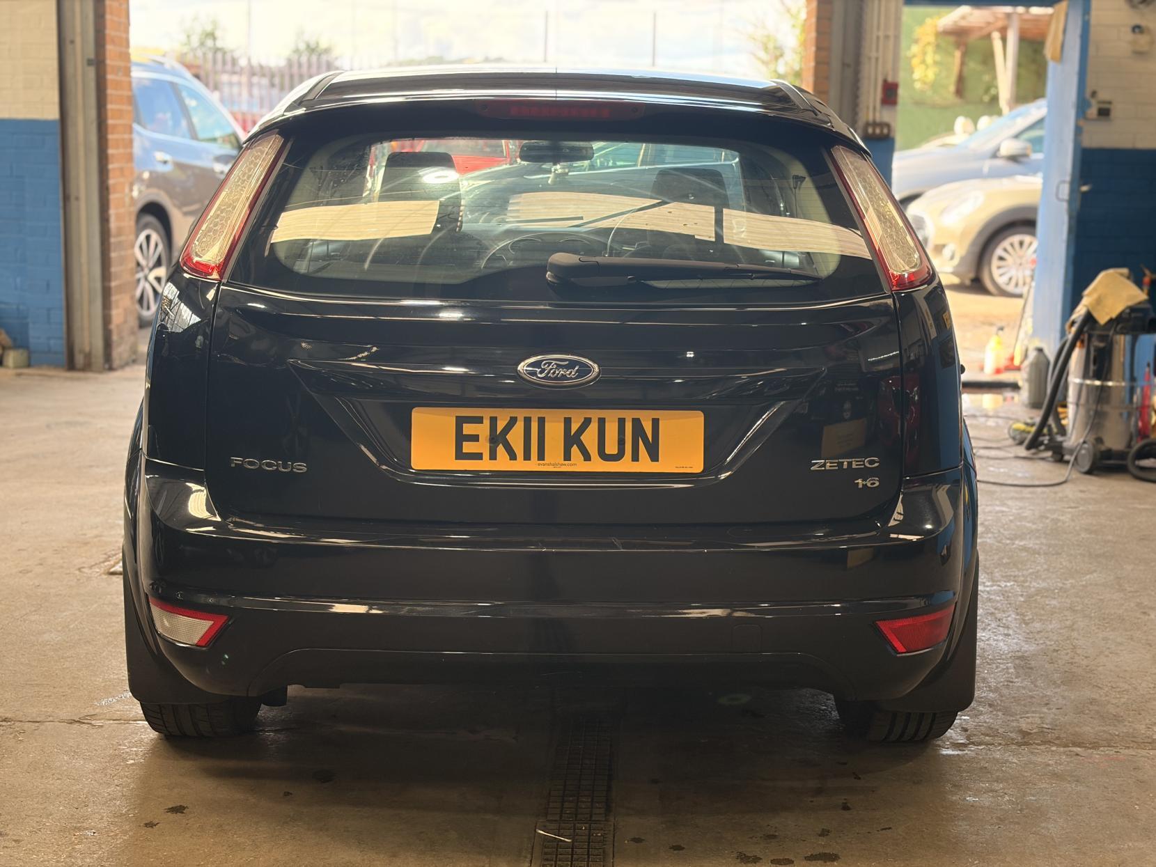 Ford Focus - Image 7