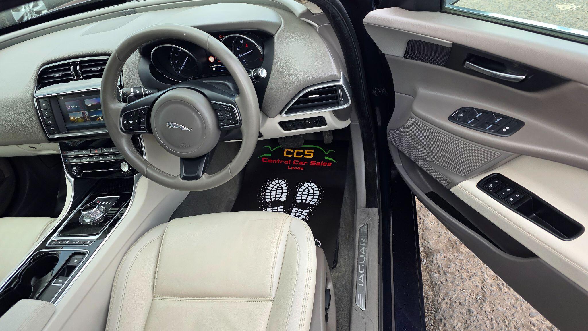 Jaguar XE - Image 17