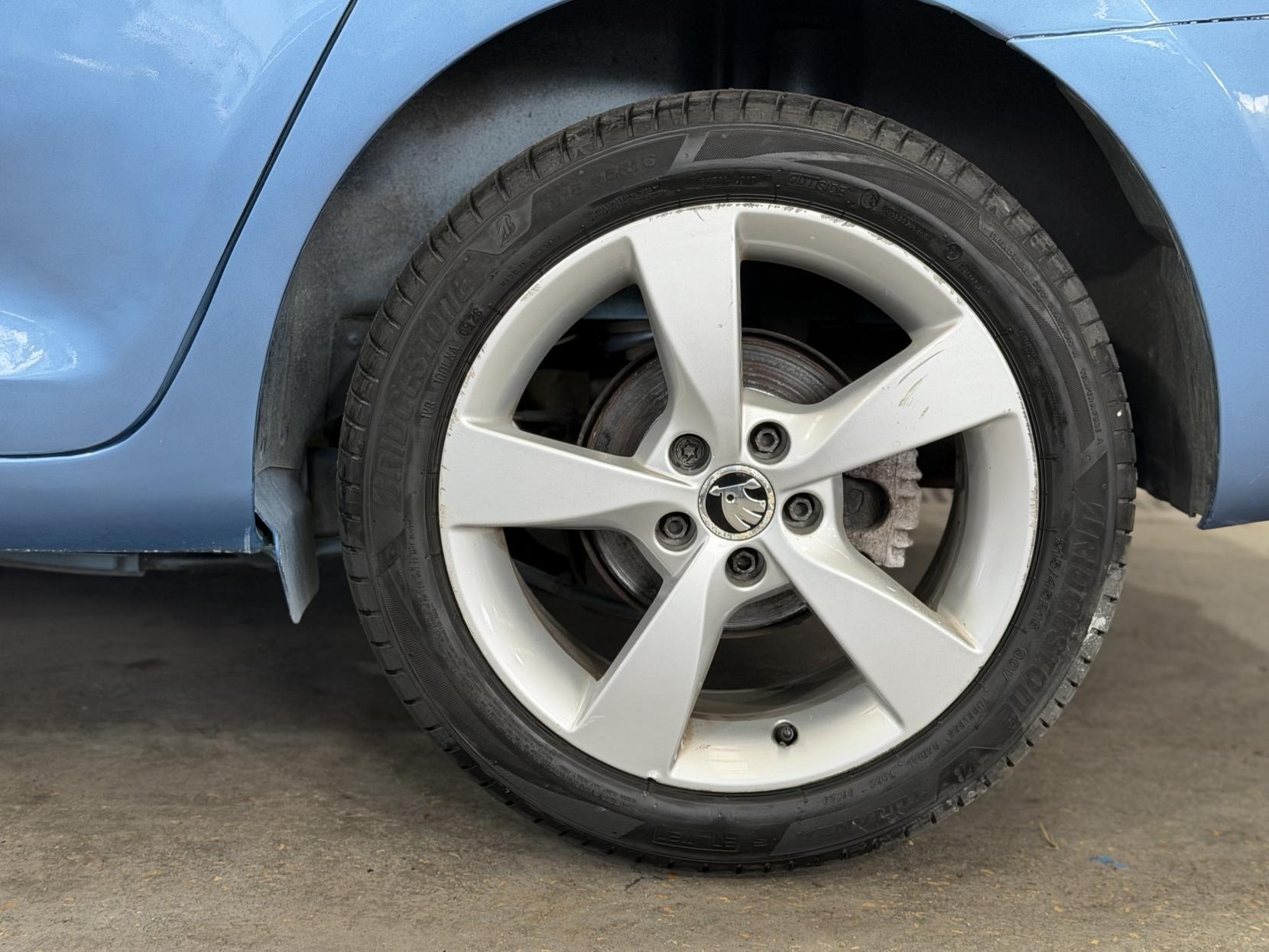 Skoda Rapid - Image 16