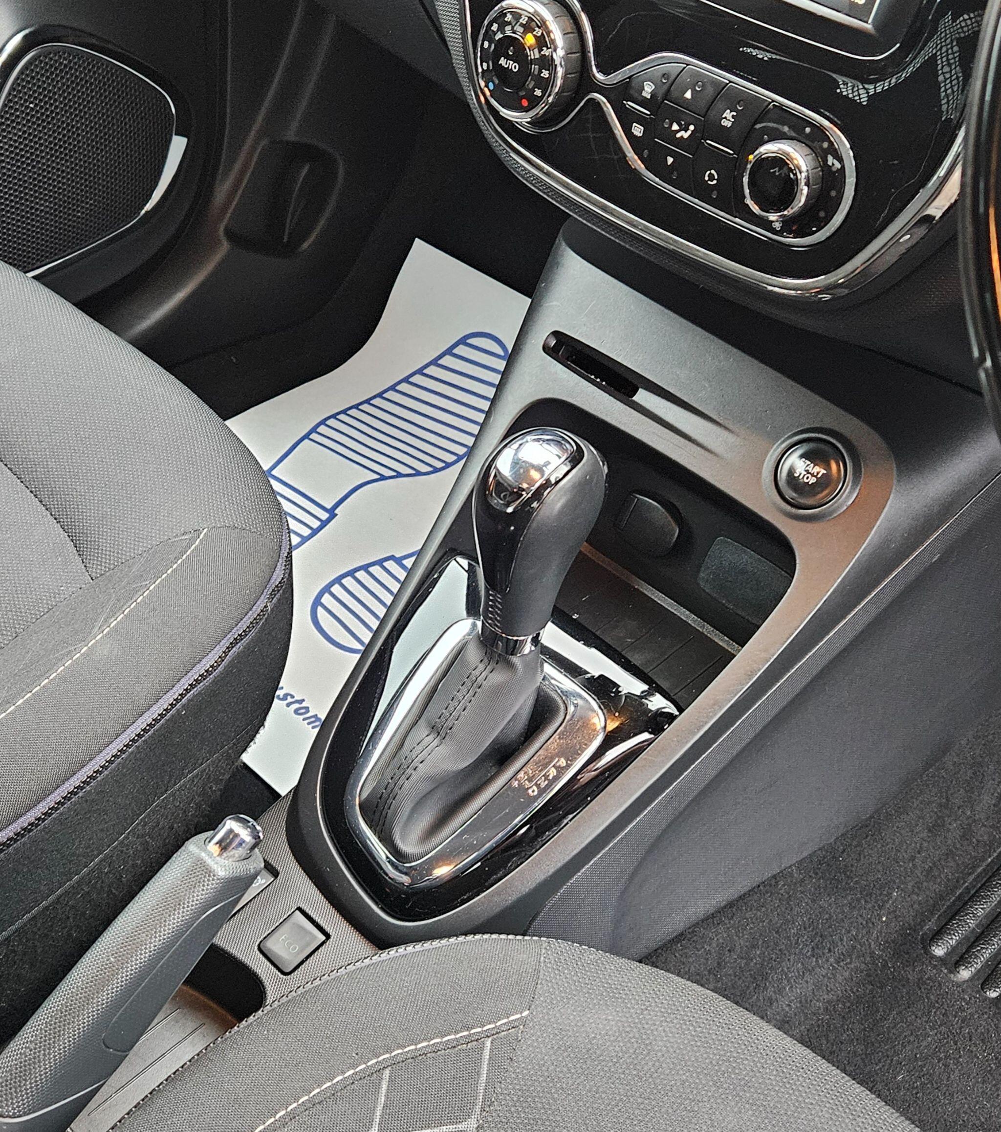 Renault Captur - Image 31