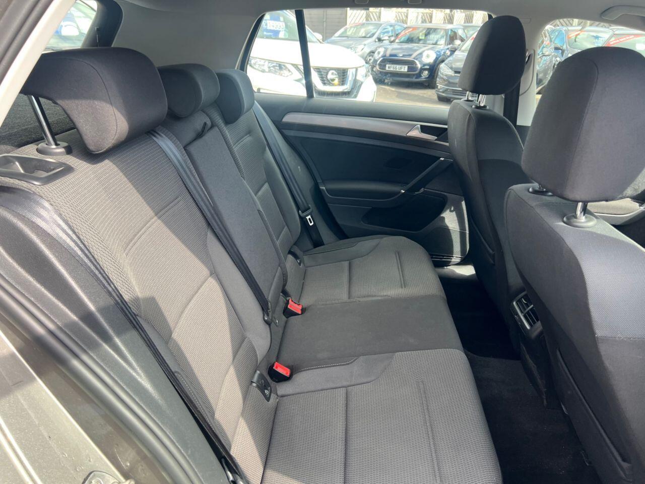 Volkswagen Golf - Image 18