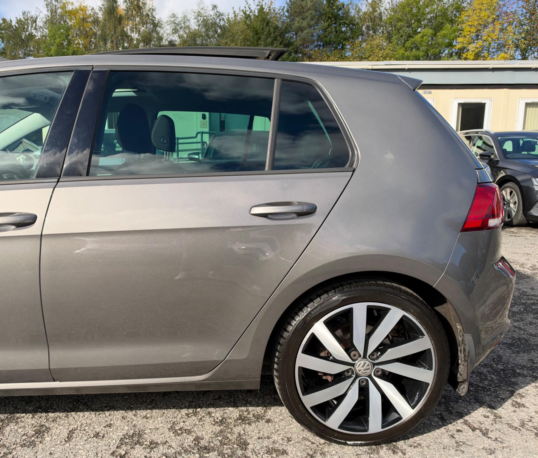 Volkswagen Golf - Image 7