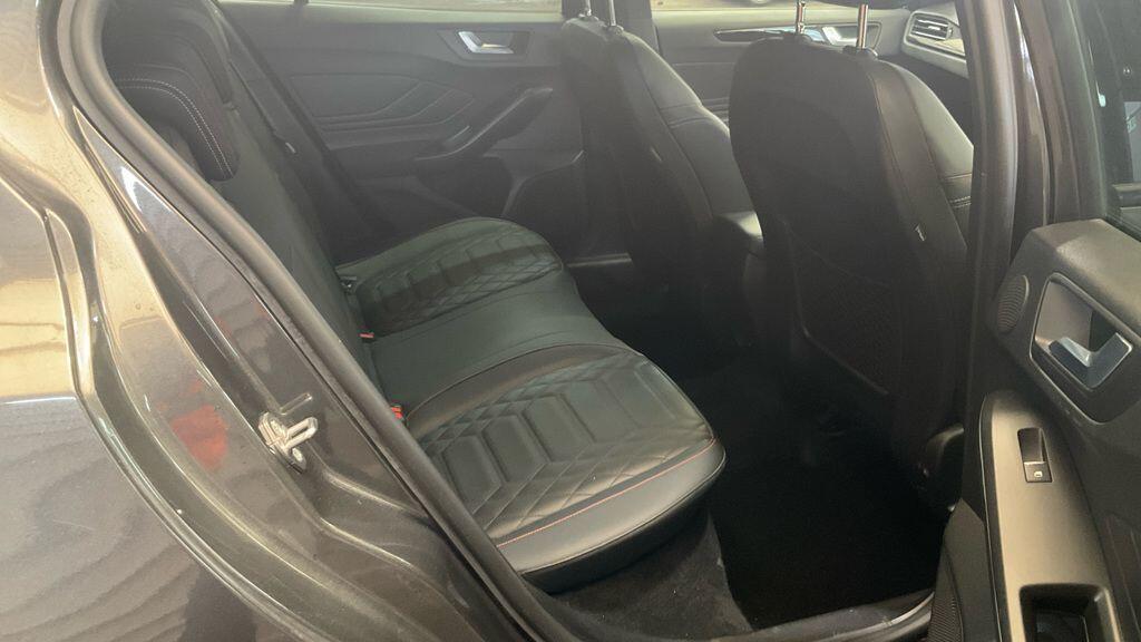 Ford Focus - Image 7