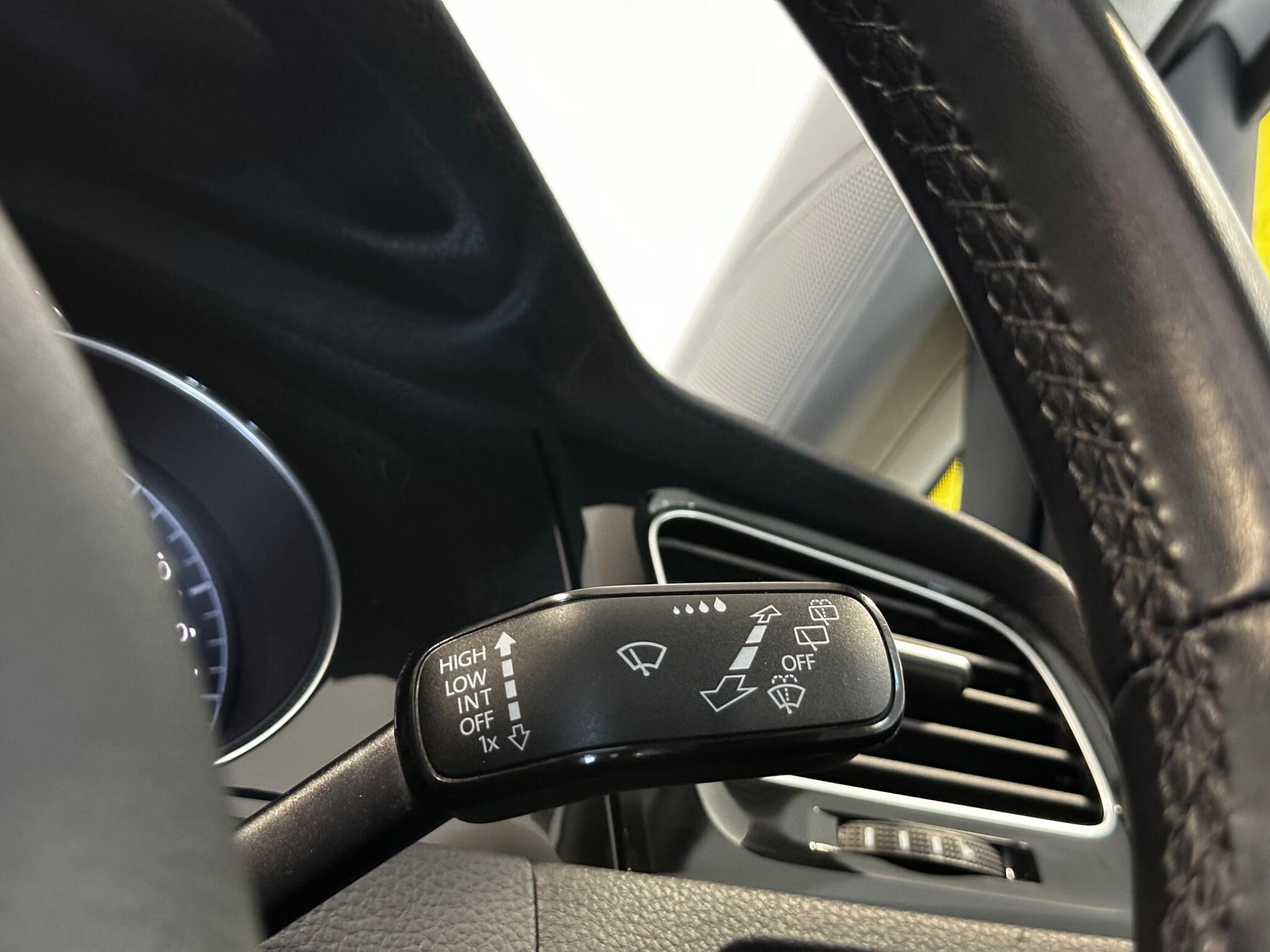 Volkswagen Golf - Image 33