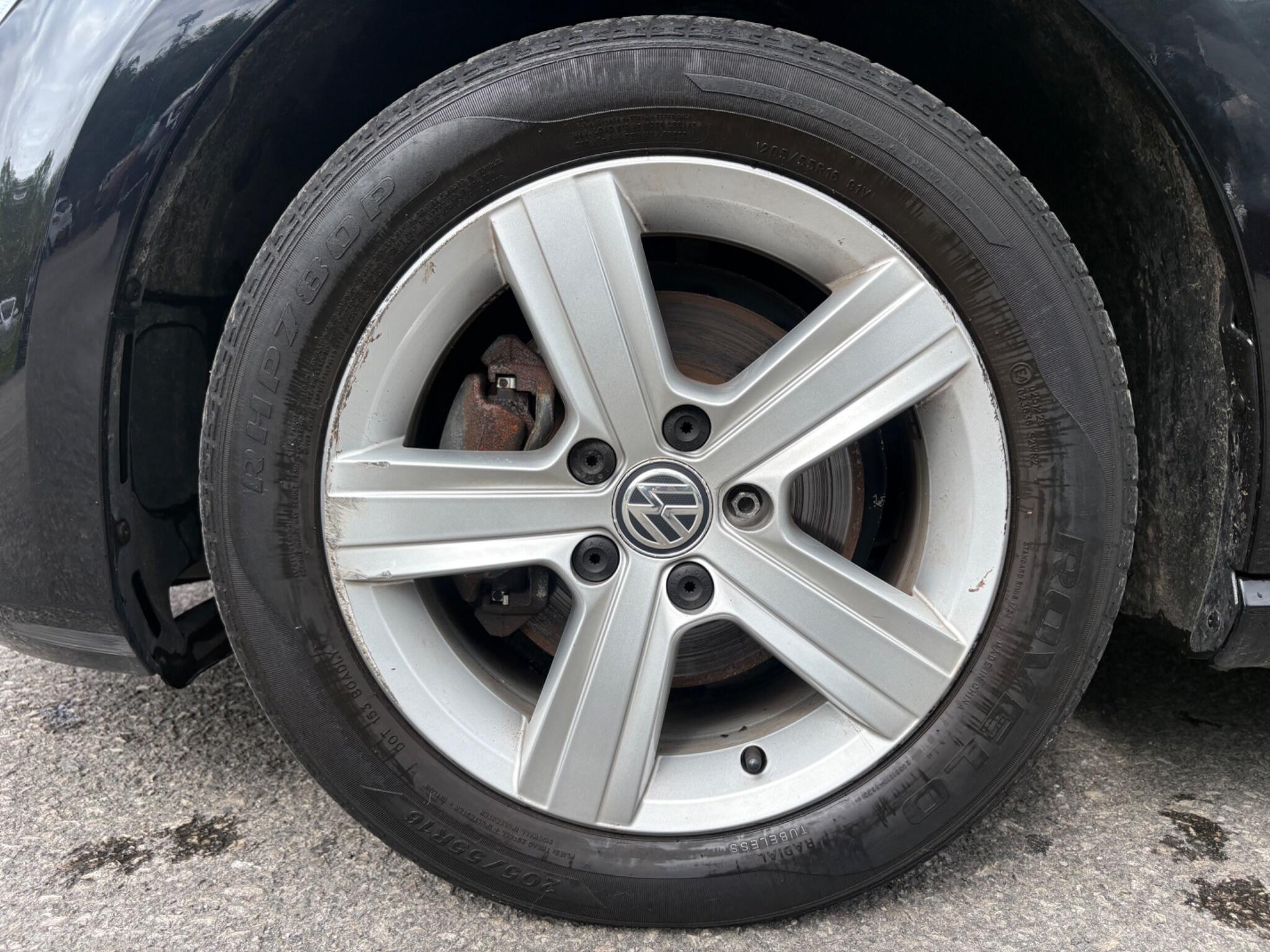 Volkswagen Golf - Image 12