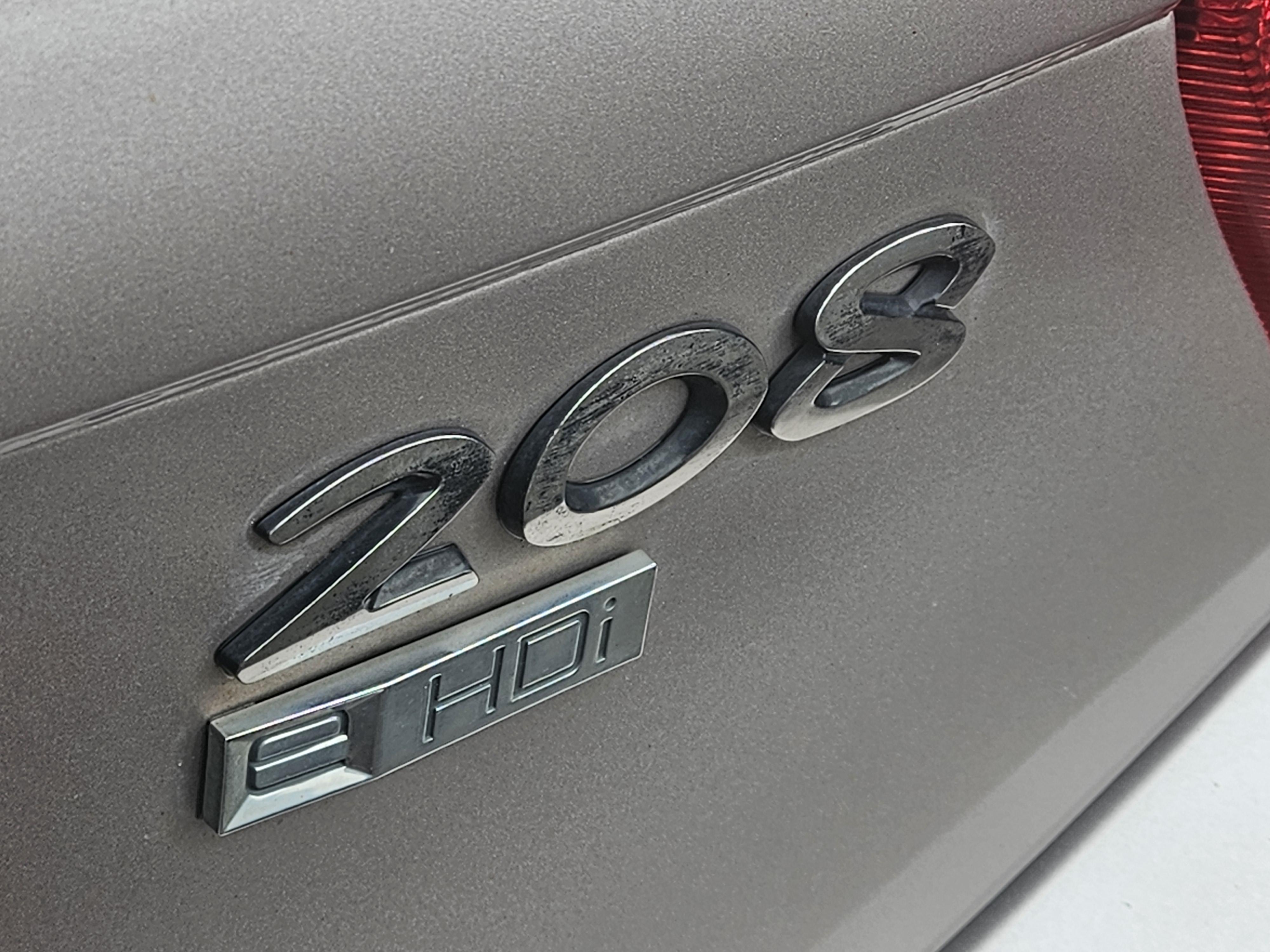 Peugeot 208 - Image 10