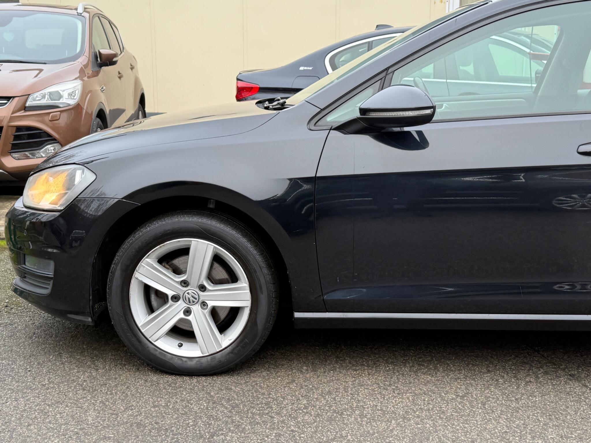 Volkswagen Golf - Image 8