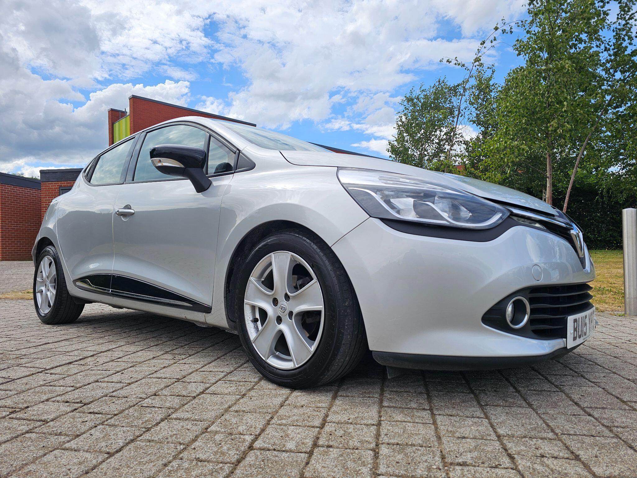 Renault Clio - Image 2