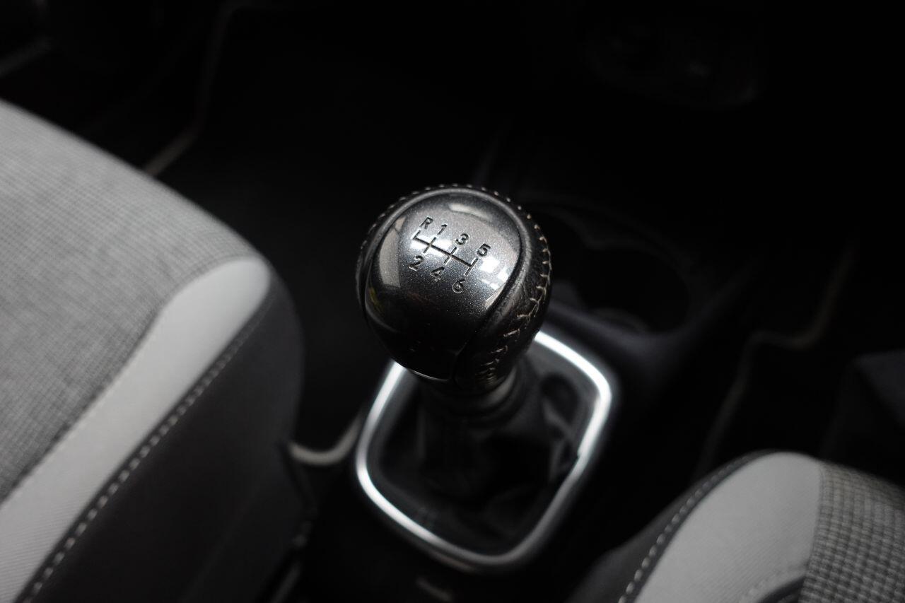 Toyota Yaris - Image 39