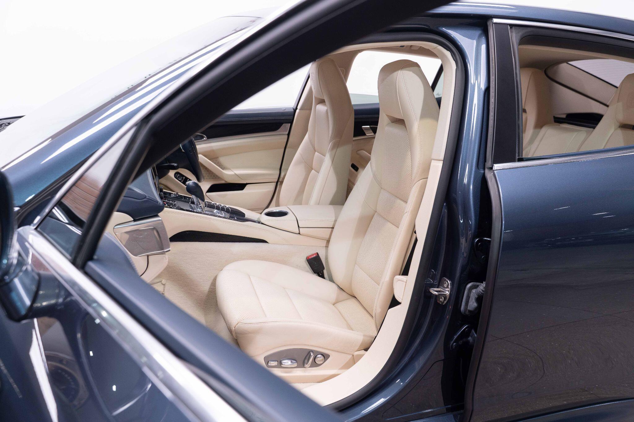 Porsche Panamera - Image 41
