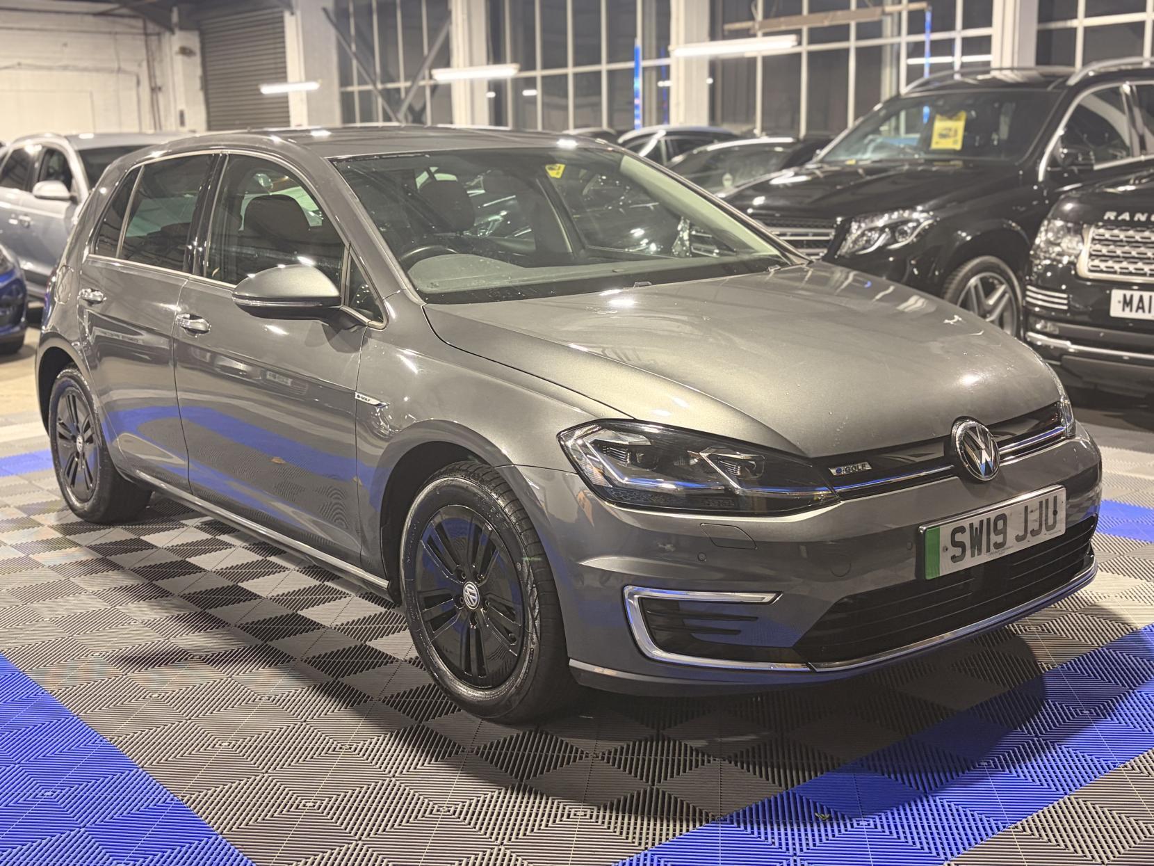 Volkswagen e-Golf - Image 3