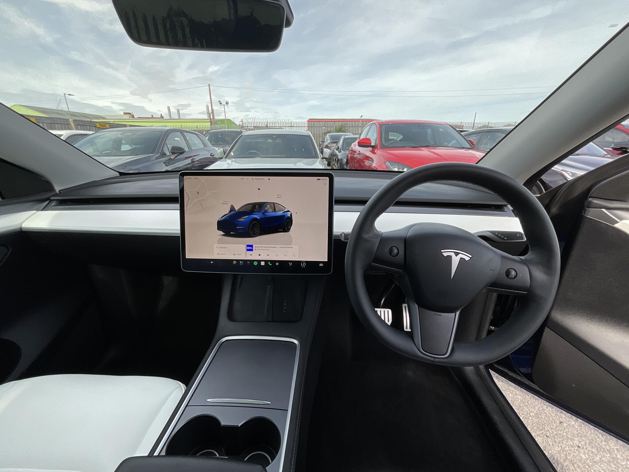 Tesla Model Y - Image 20