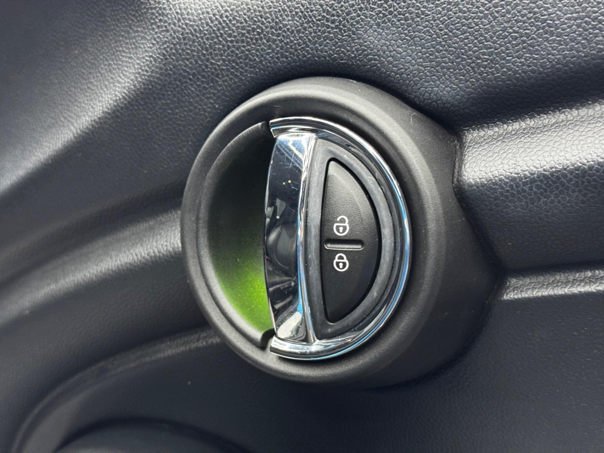 MINI Hatch - Image 42