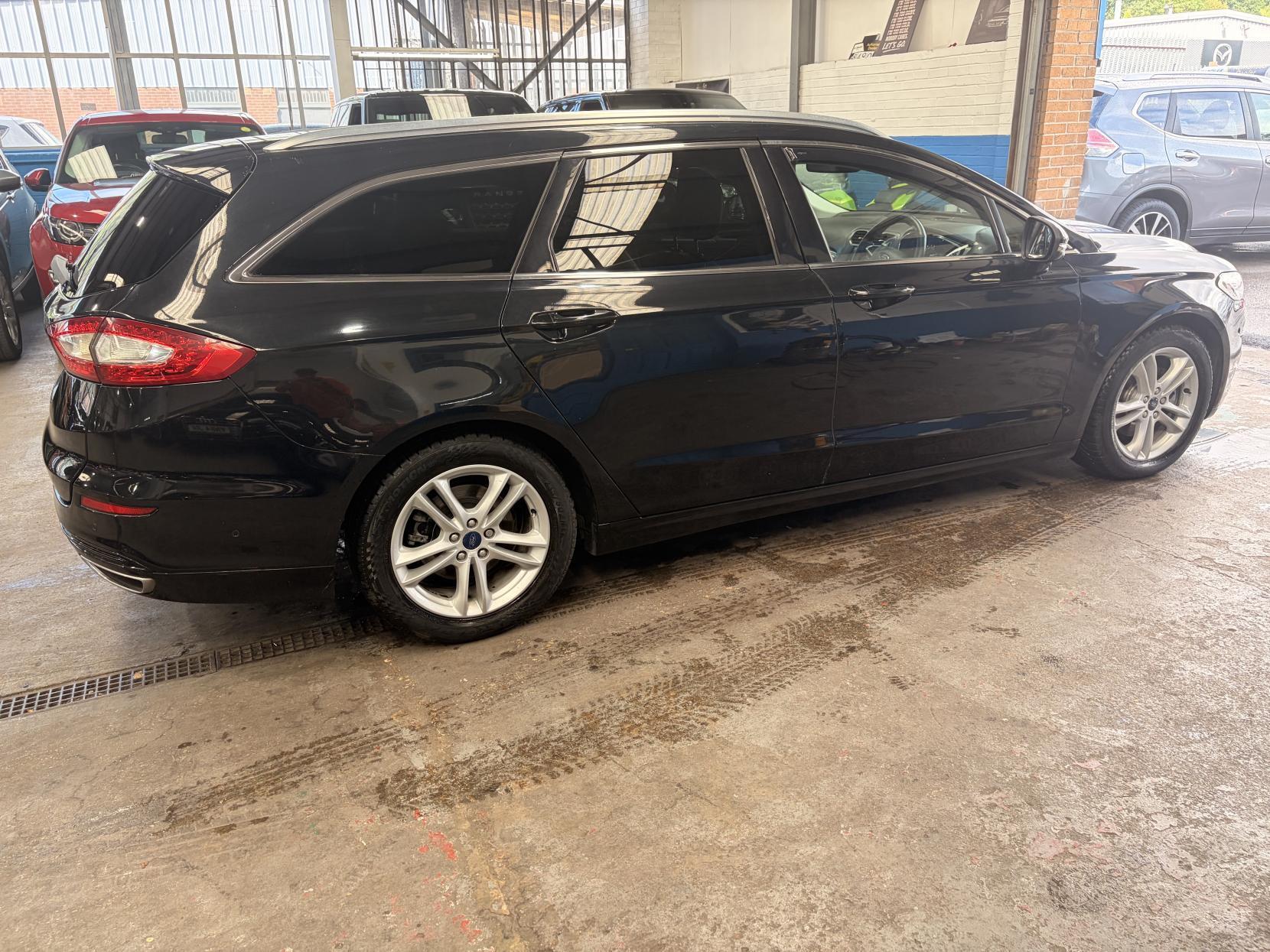 Ford Mondeo - Image 8