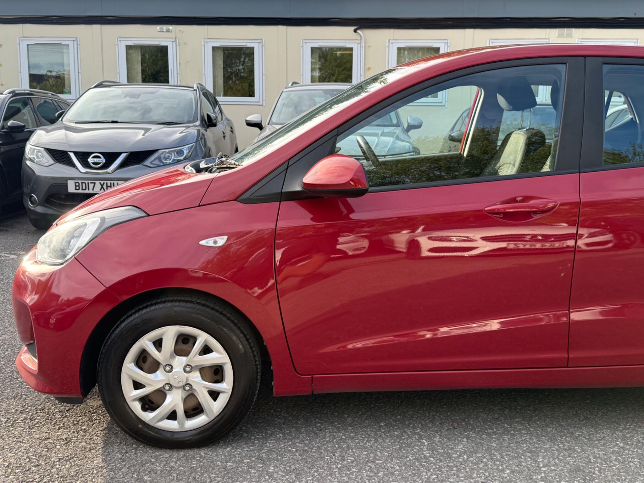 Hyundai i10 - Image 18