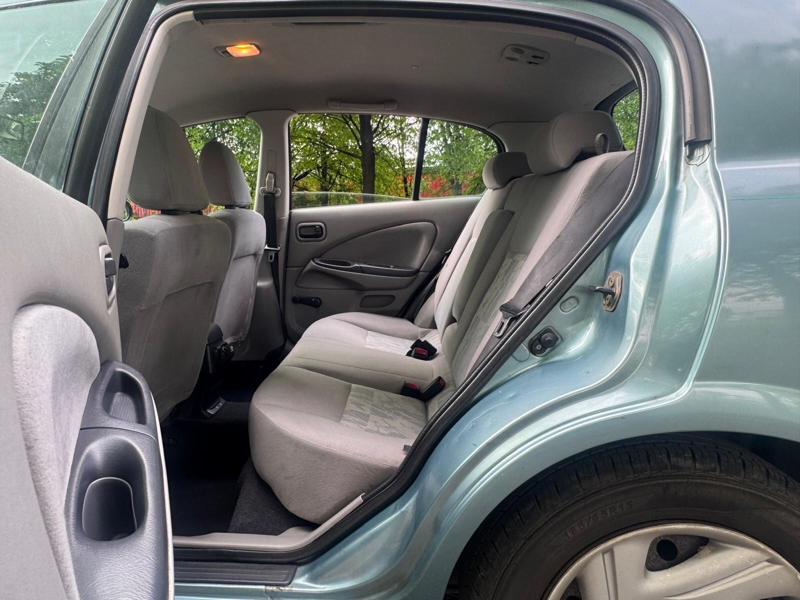 Nissan Almera - Image 25