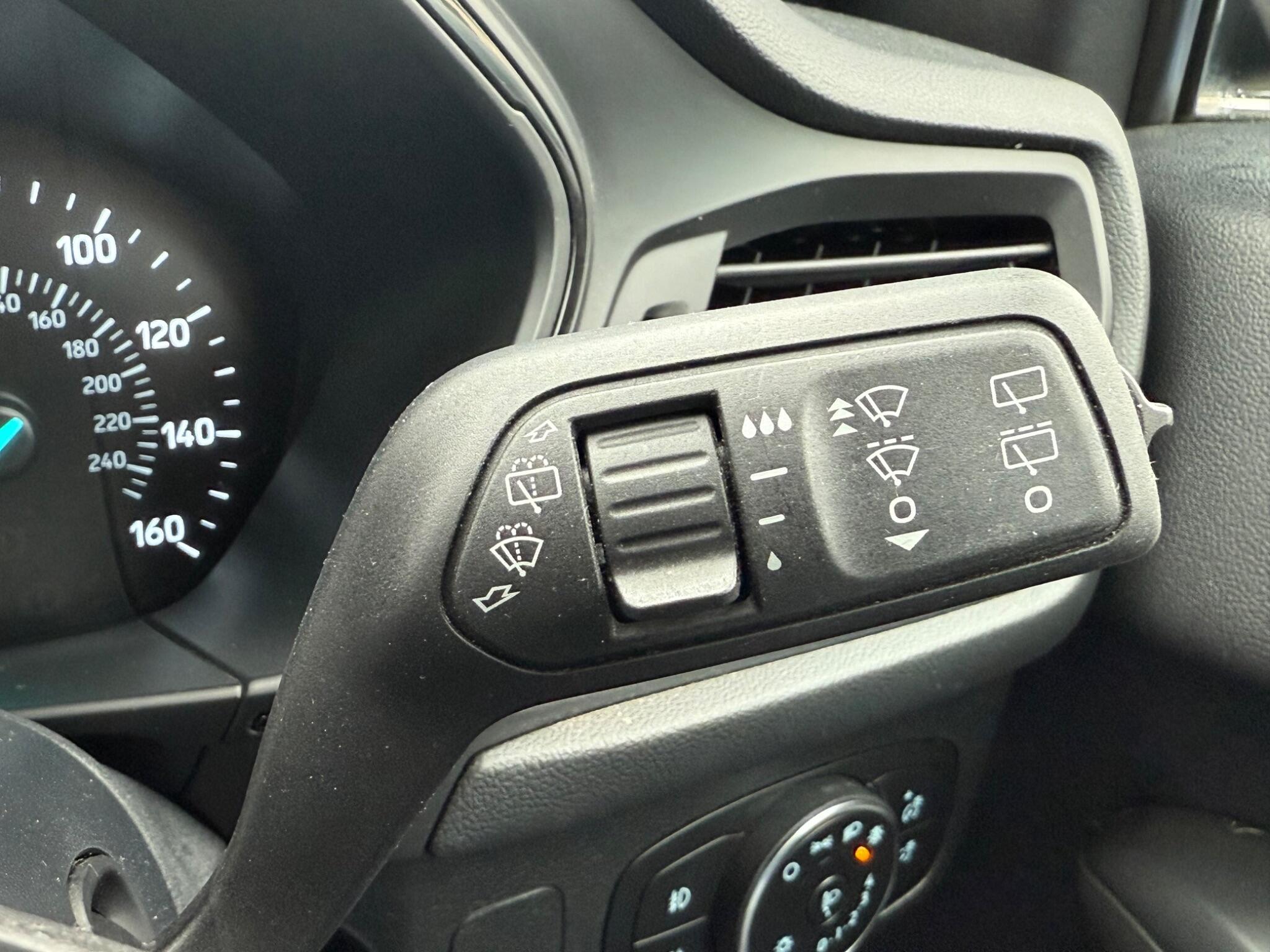 Ford Focus - Image 38