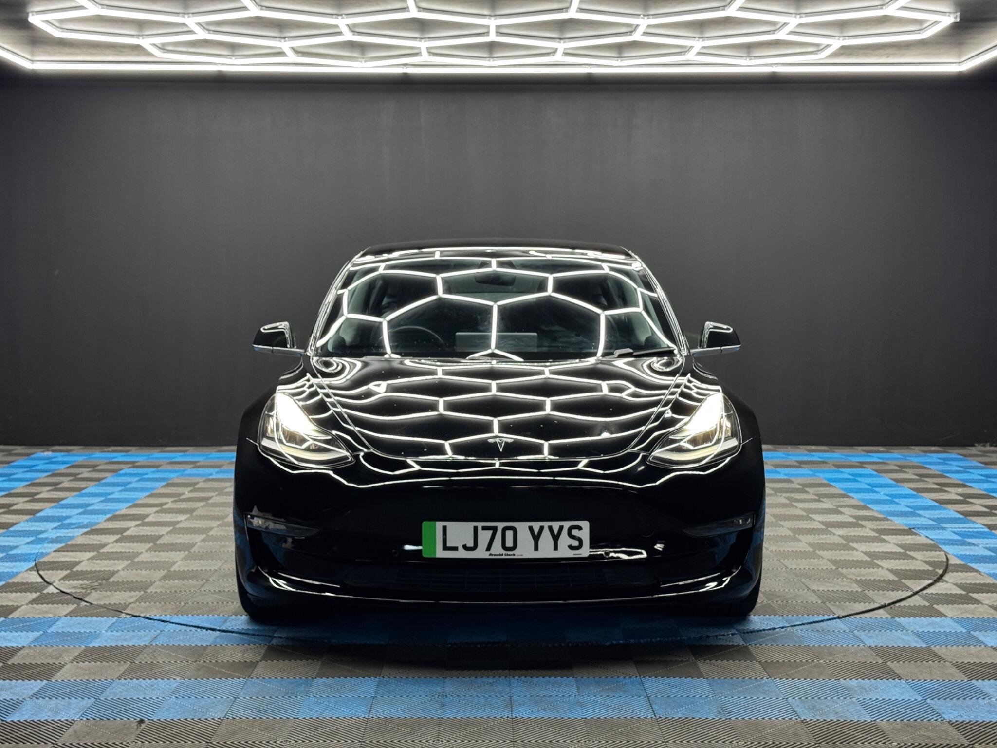 Tesla Model 3 - Image 2