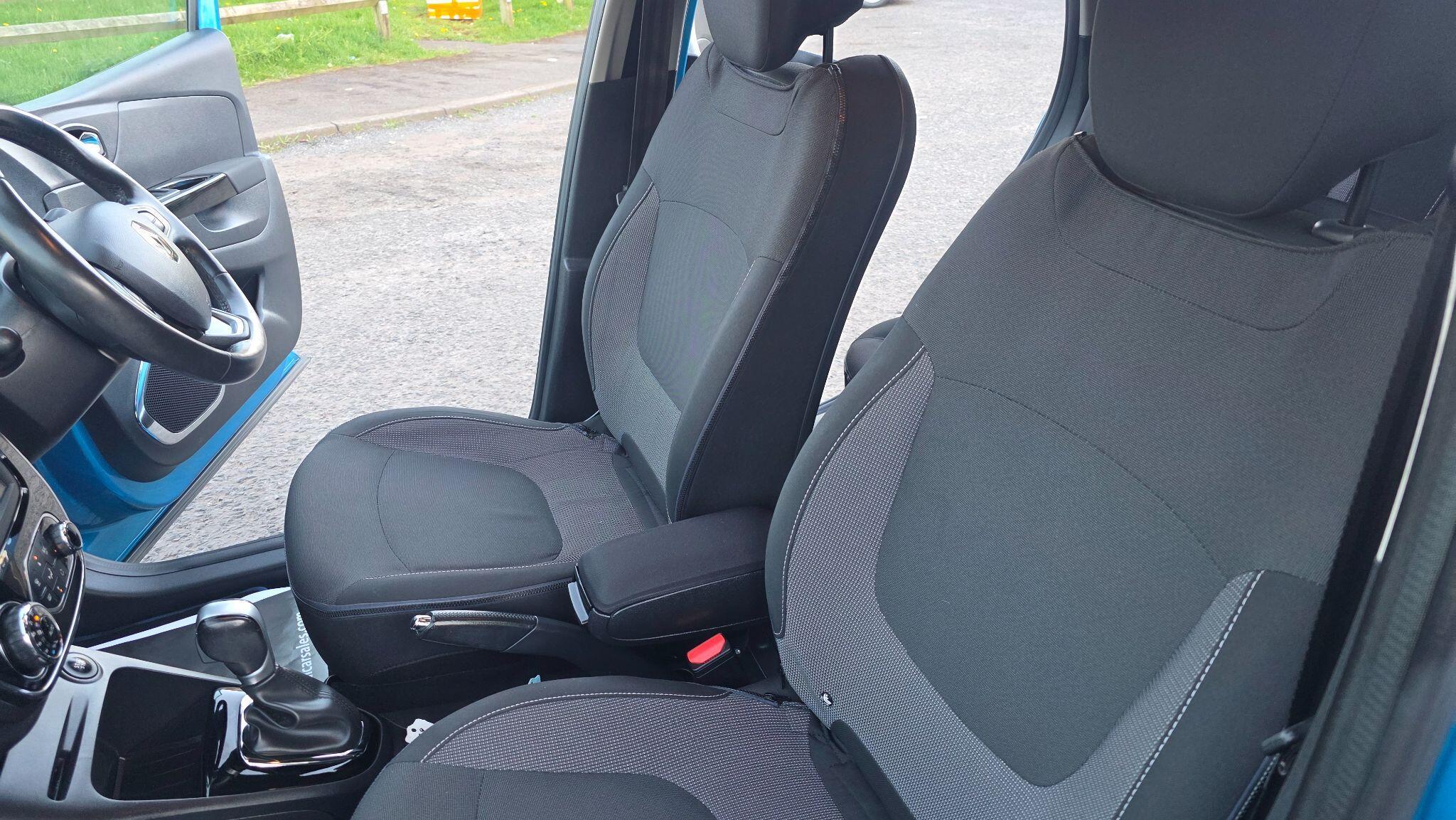 Renault Captur - Image 35