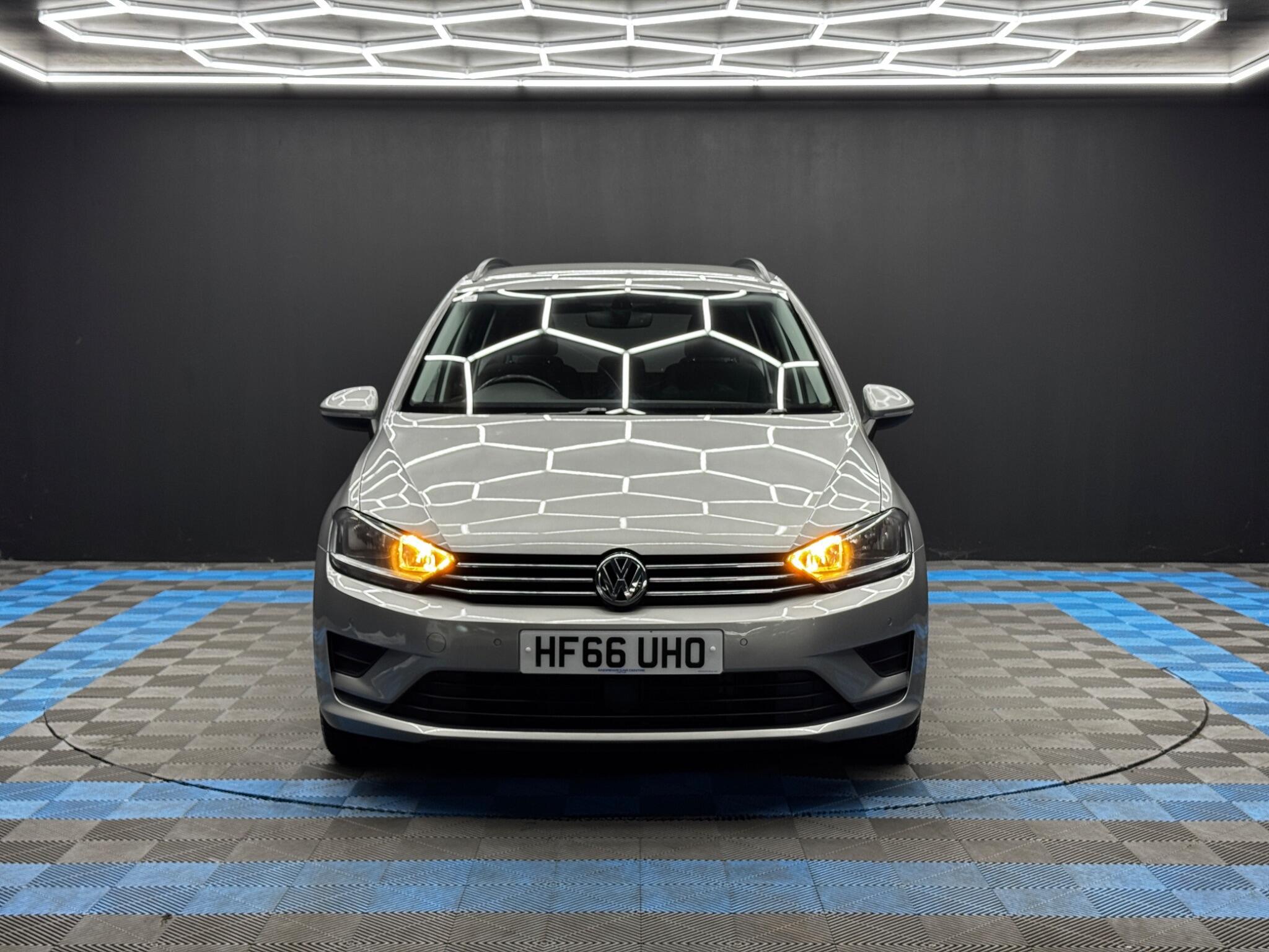 Volkswagen GOLF SV - Image 2