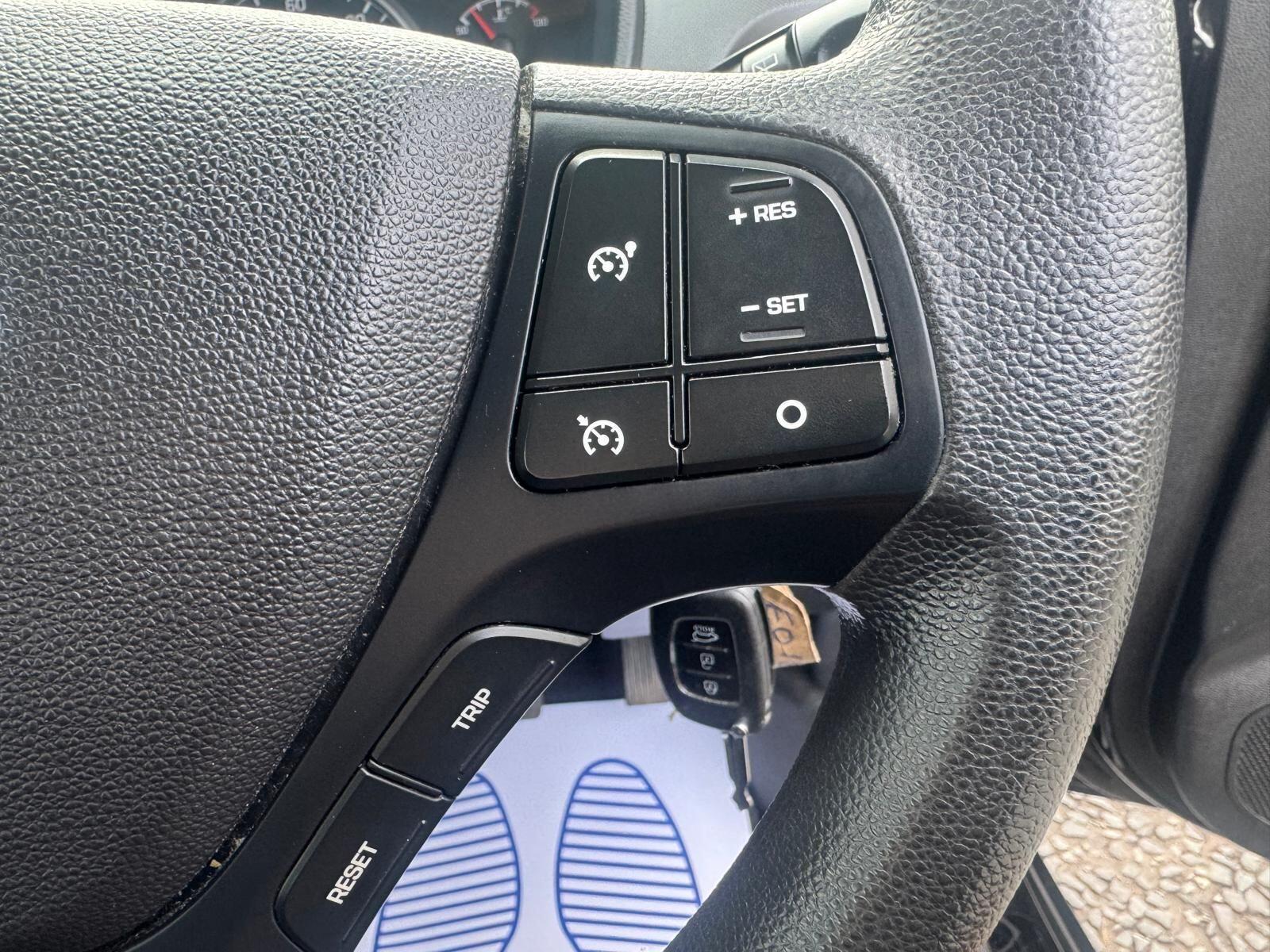 Hyundai i10 - Image 31