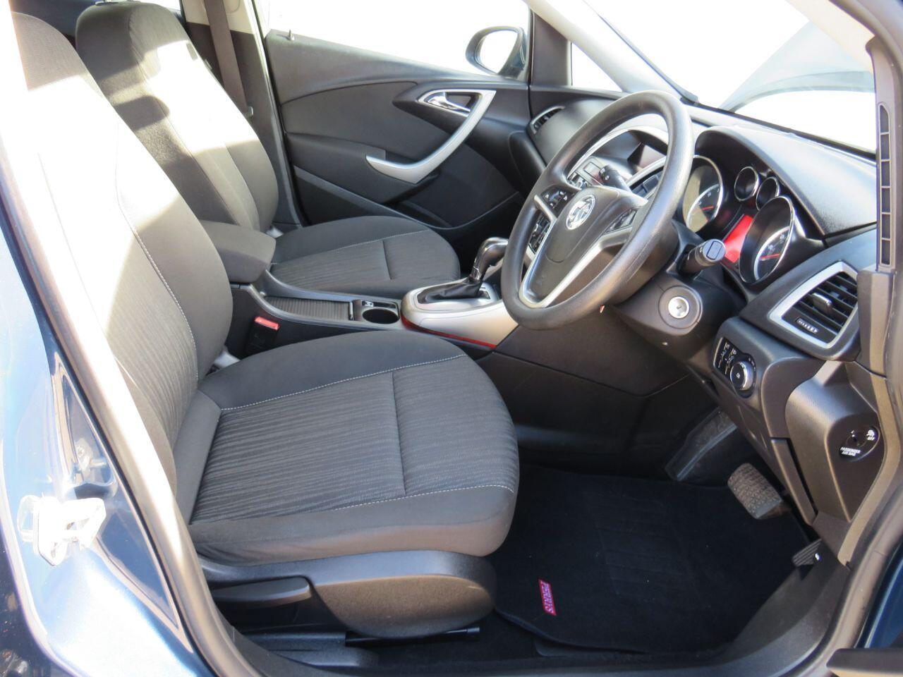 Vauxhall Astra - Image 8