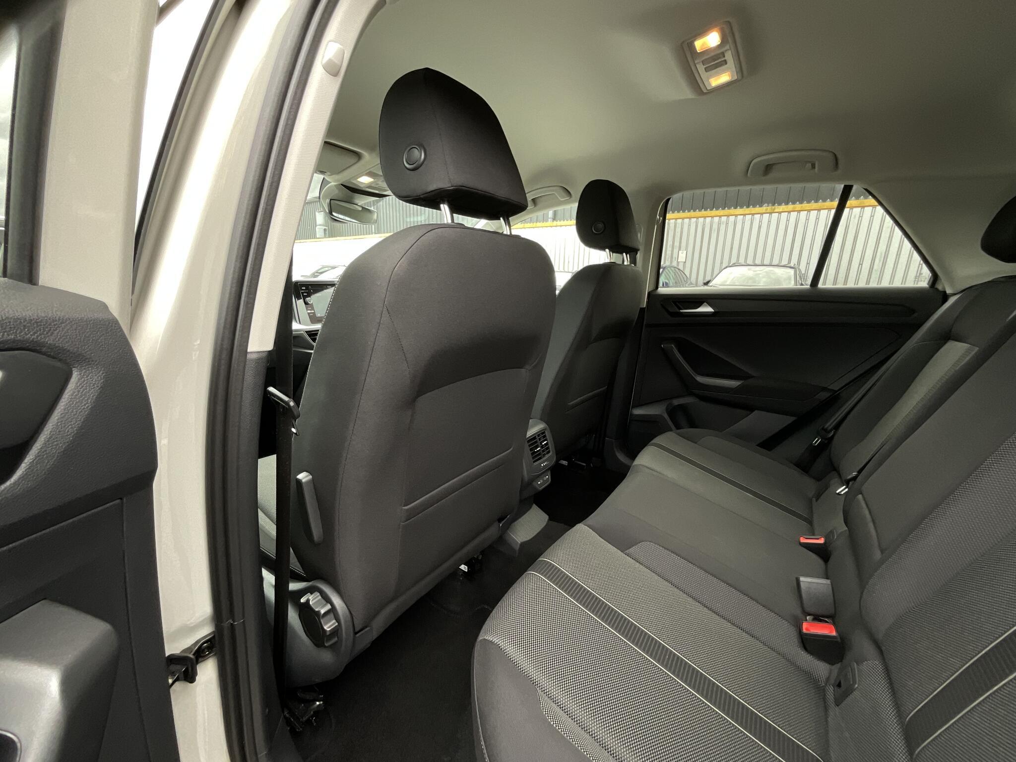 Volkswagen T-Roc - Image 13