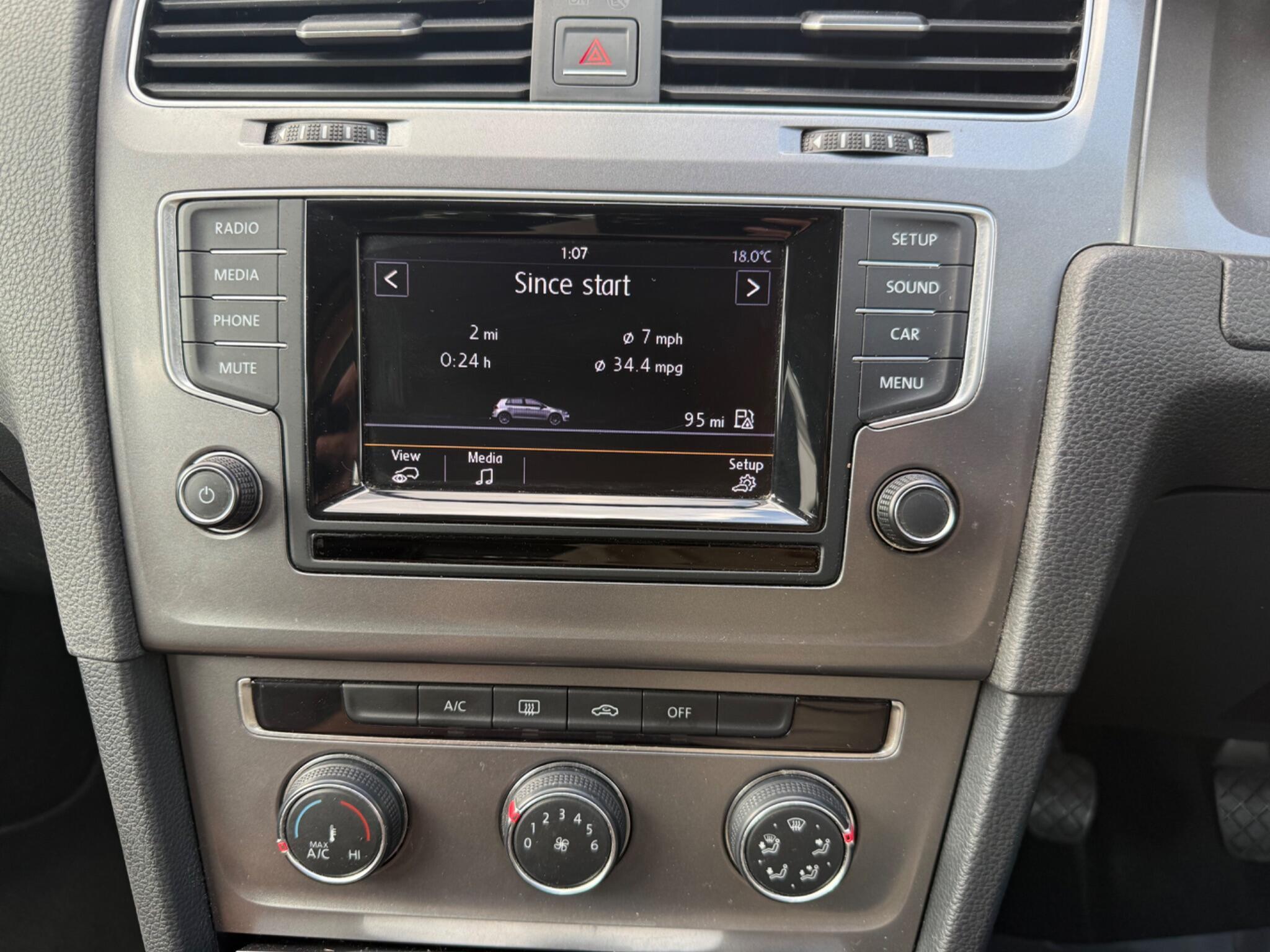 Volkswagen Golf - Image 15