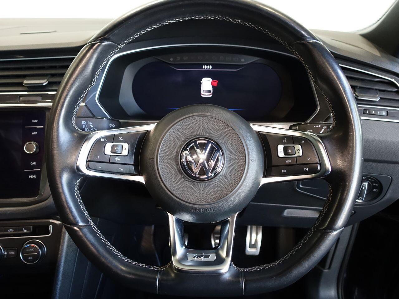 Volkswagen Tiguan - Image 18