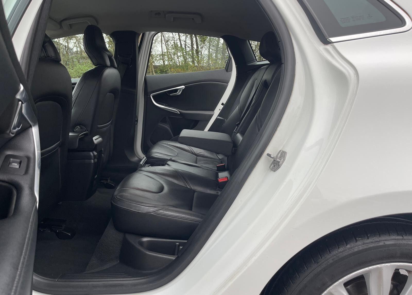 Volvo V40 - Image 27