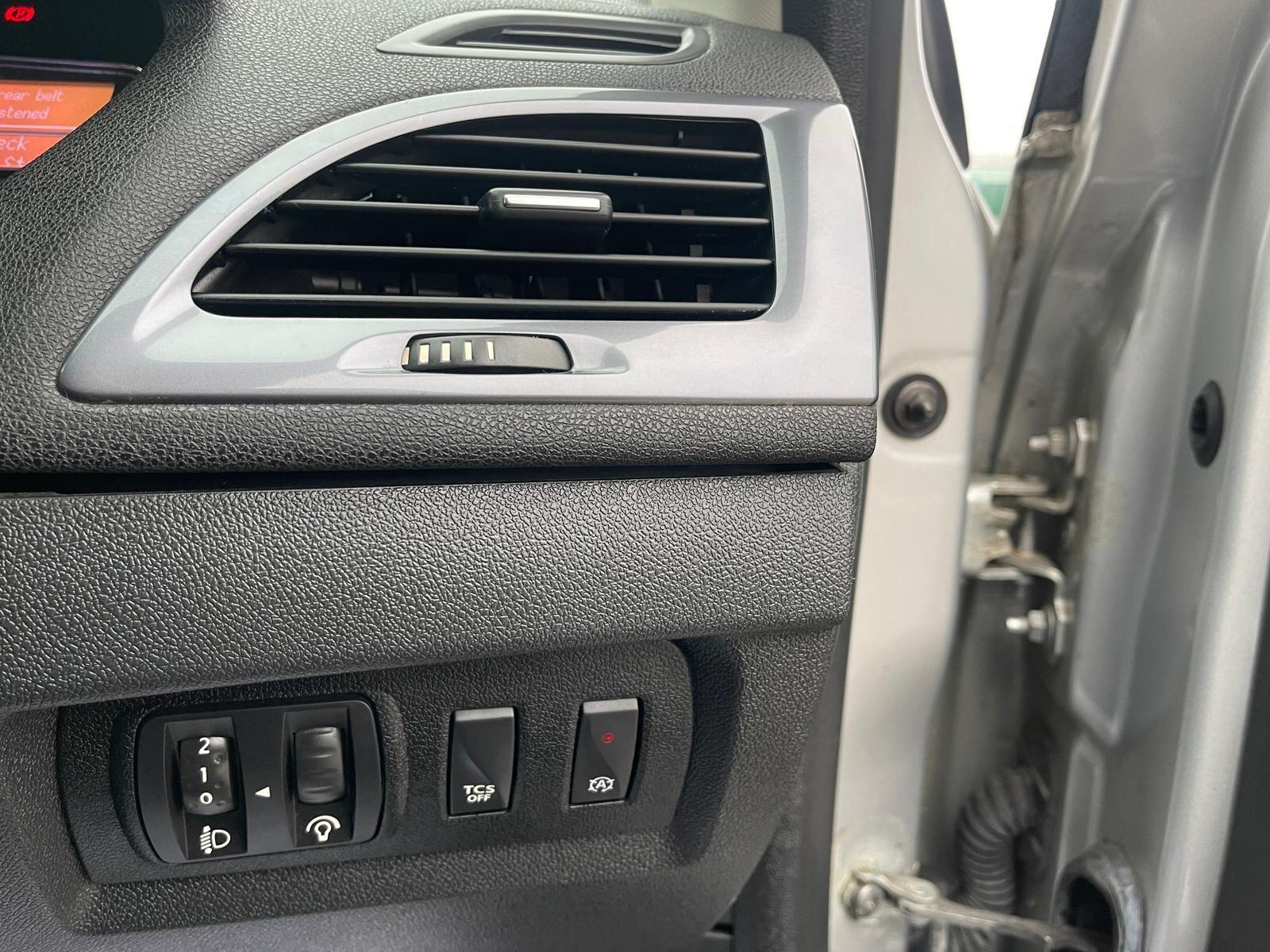 Renault Megane - Image 29