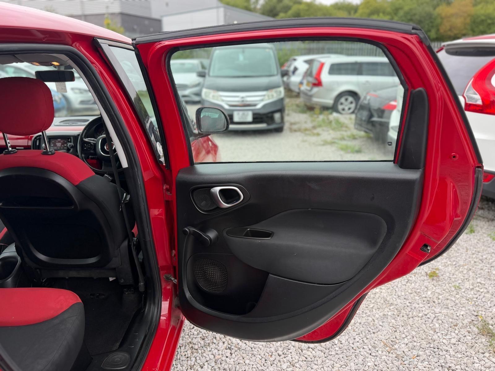 Fiat 500L - Image 13
