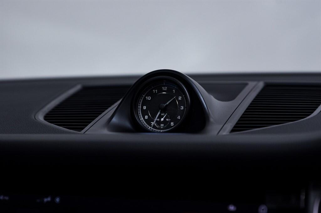Porsche Macan - Image 24