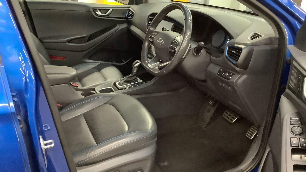 Hyundai Ioniq - Image 2