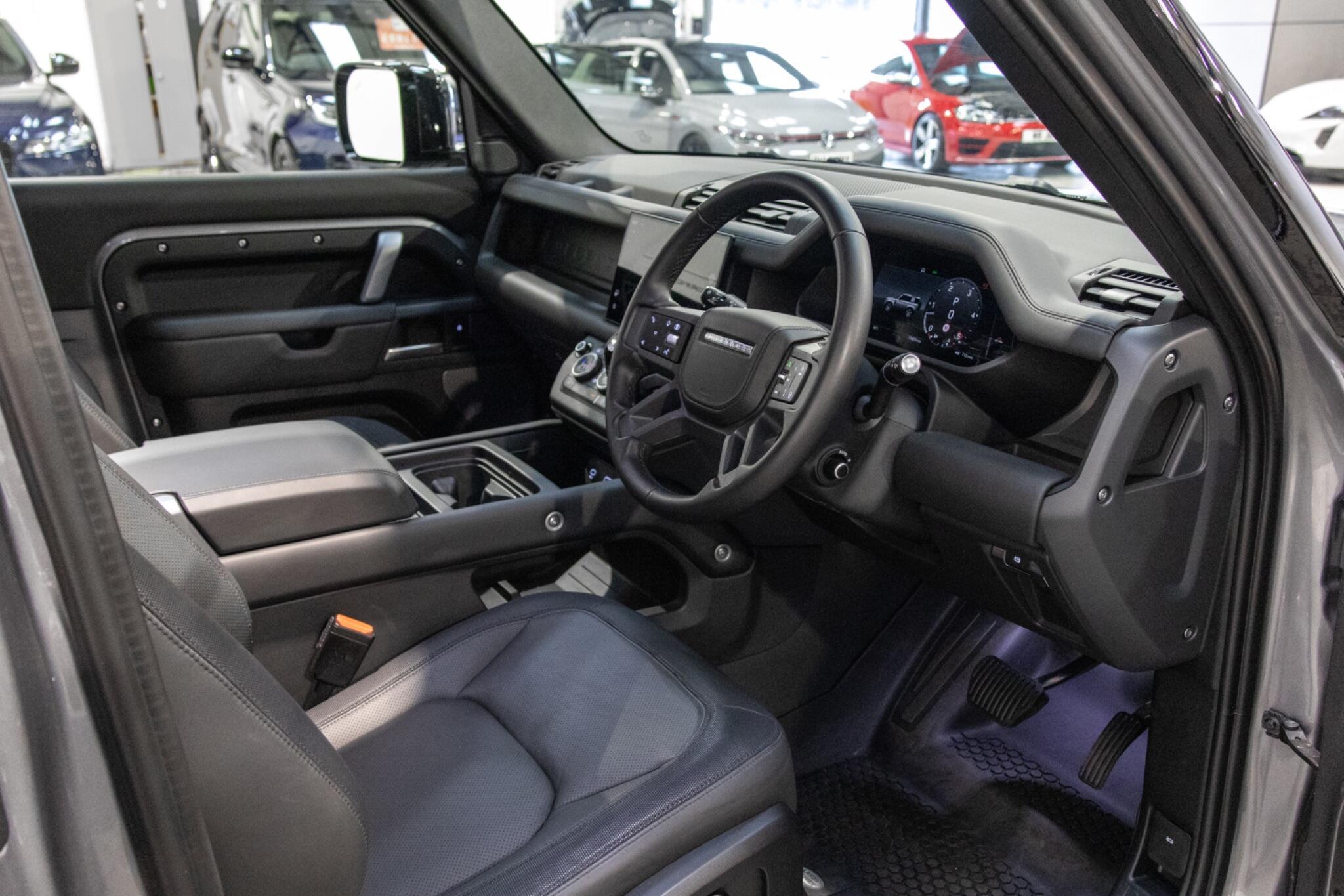 Land Rover Defender 90 - Image 16