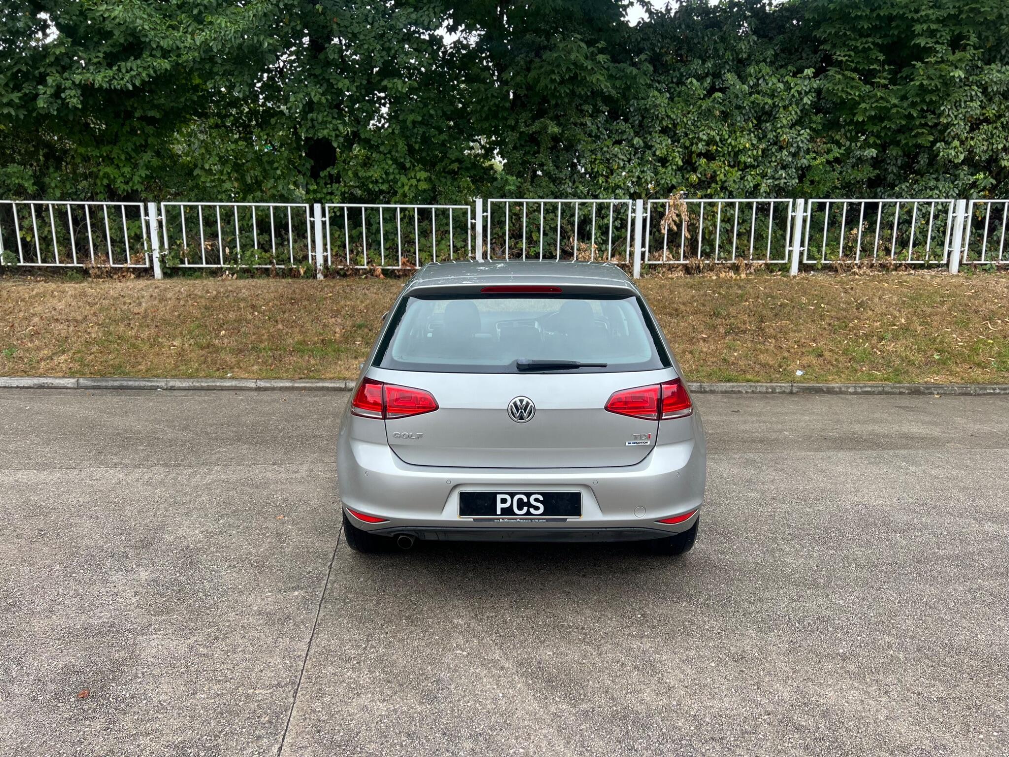 Volkswagen Golf - Image 8